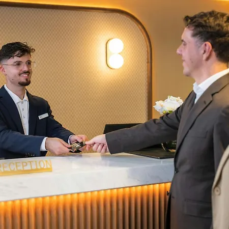 Hotel Le Meridien Arc De Triomphe