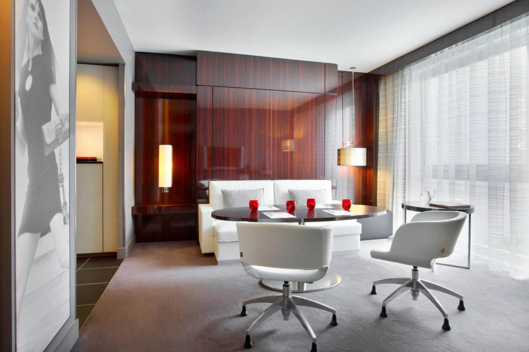 Le Meridien Arc De Triomphe Hotel