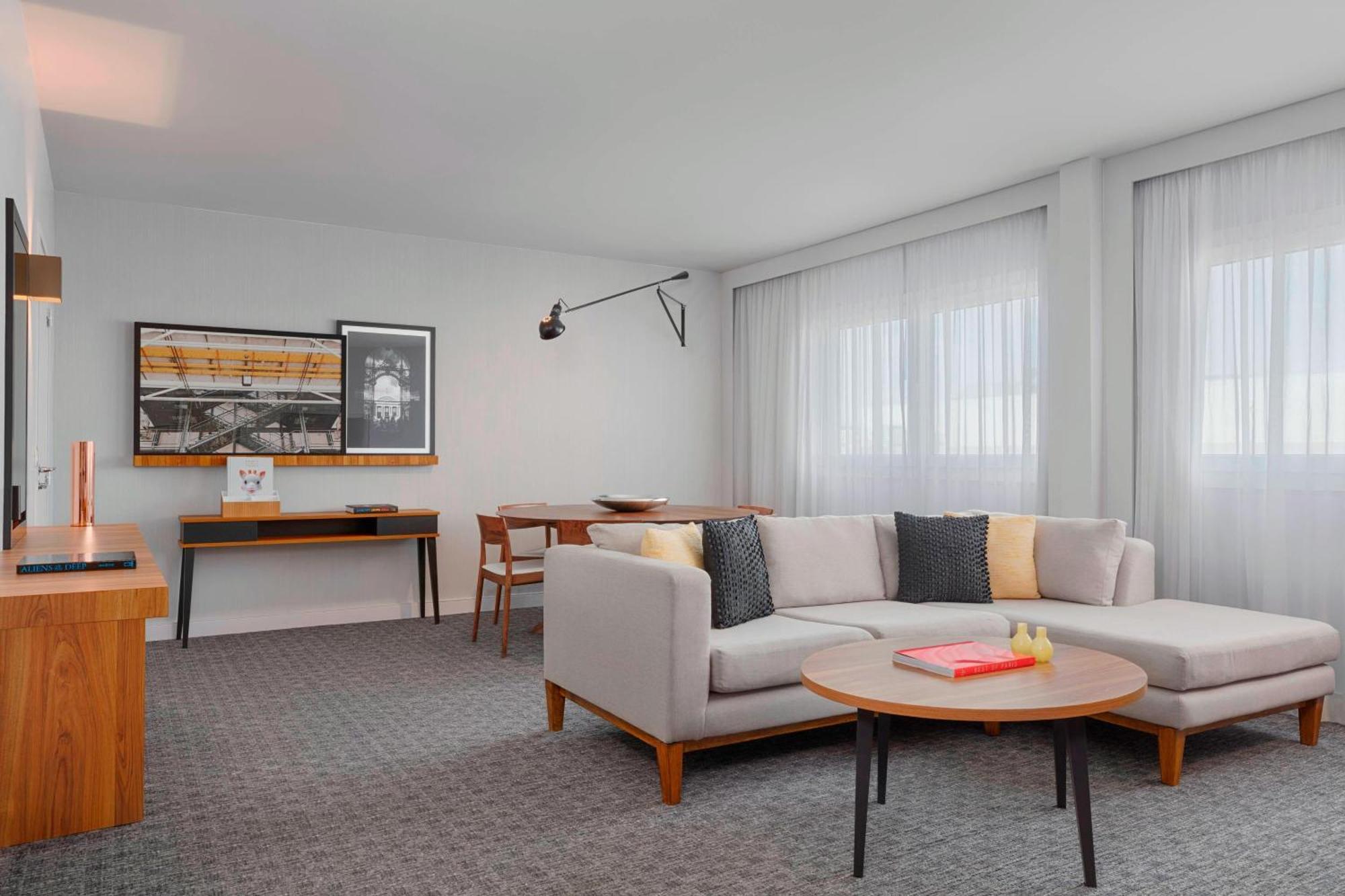 Hotel Le Meridien Arc De Triomphe 4*